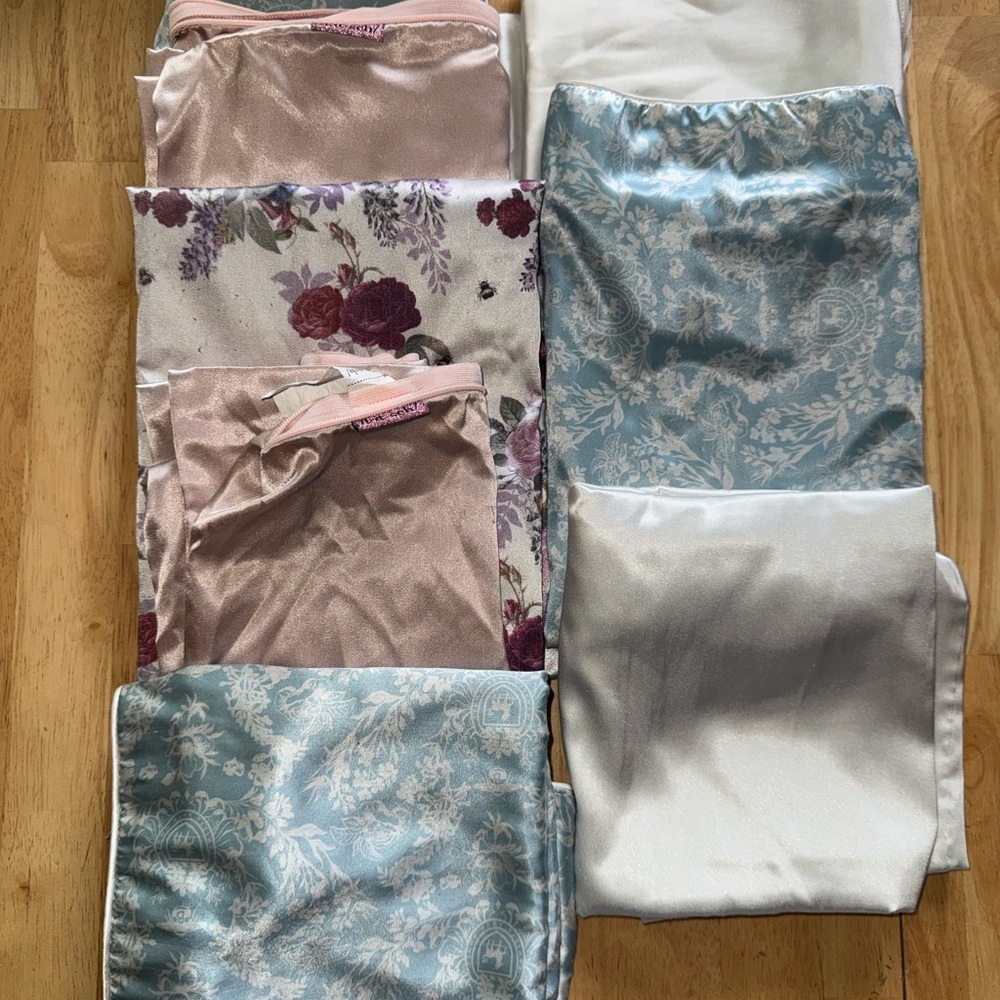 kit • sch Bridgerton Pillow Cases